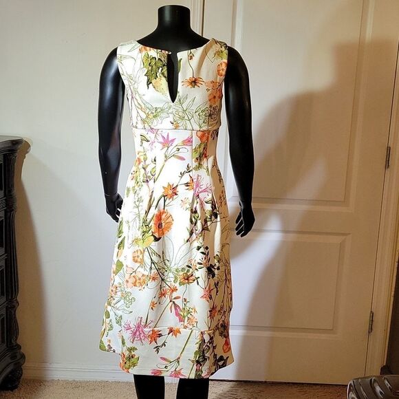 BRAND NEW CREAM PLEAT FLORAL PATTERN ENFOCUS STUDIO SLEEVELESS MULTI-COLOR DRESS - Picture 6 of 14